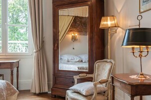 双人房 | 特色装修、特色家居、办公桌、熨斗/熨板