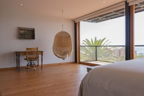Ropa de cama de alta calidad y minibar