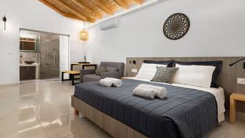 1 bedroom, in-room safe, individually decorated, individually furnished