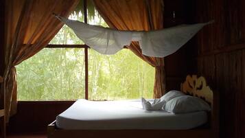 Habitació doble panoràmica, 1 llit de matrimoni | Cobrellits, bressols gratuïts i roba de llit