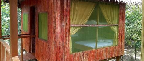 Cubrecamas, cunas gratuitas y ropa de cama