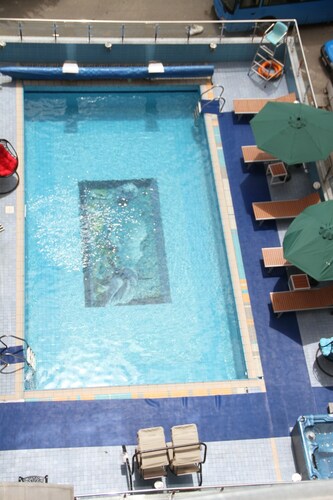 Emmad Apartment Hotel