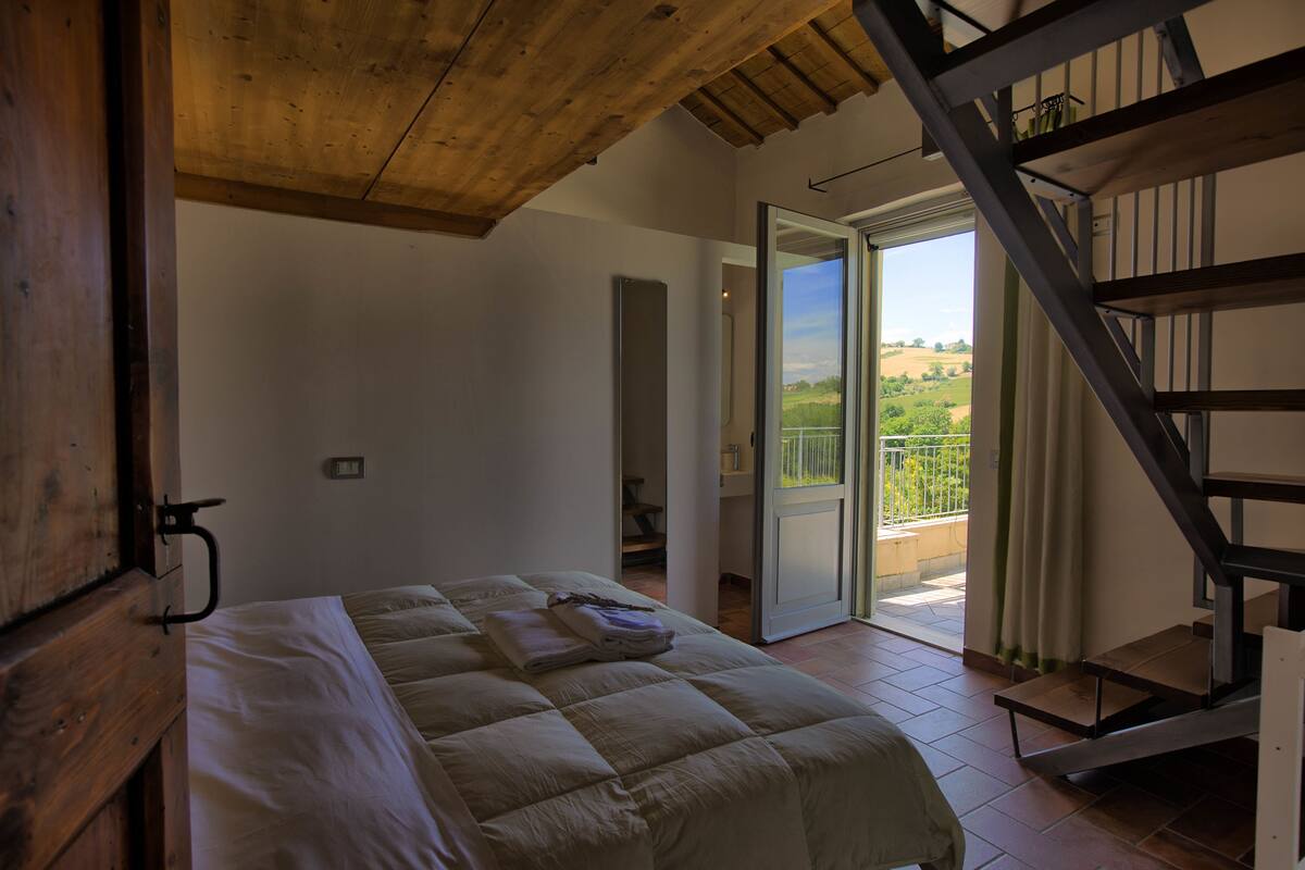 Comfort Triple Room, 1 Bedroom, Hill View, Garden Area | Desk, blackout drapes, WiFi (free), bed sheets