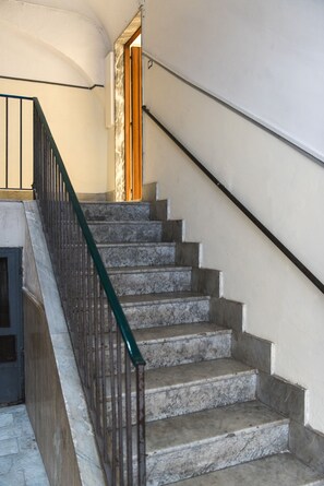 숙박 시설 입구