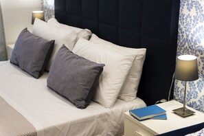 Family Studio Suite, Kitchenette, Mezzanine | 1 bedroom, Egyptian cotton sheets, premium bedding, down duvets - Lungomare Rooms (Castellammare di Stabia)
