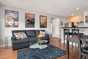 Deluxe Condo, 2 Bedrooms, Kitchen | Living area | Flat-screen TV - Seattle Vacation Home: Thomas Lodge Boston (Seattle)