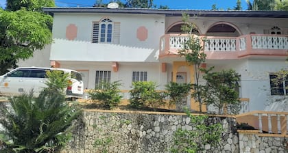 The Cozy Family Inn Guesthouse