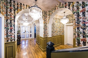 Hallway - The Burgoyne Hotel (Richmond)