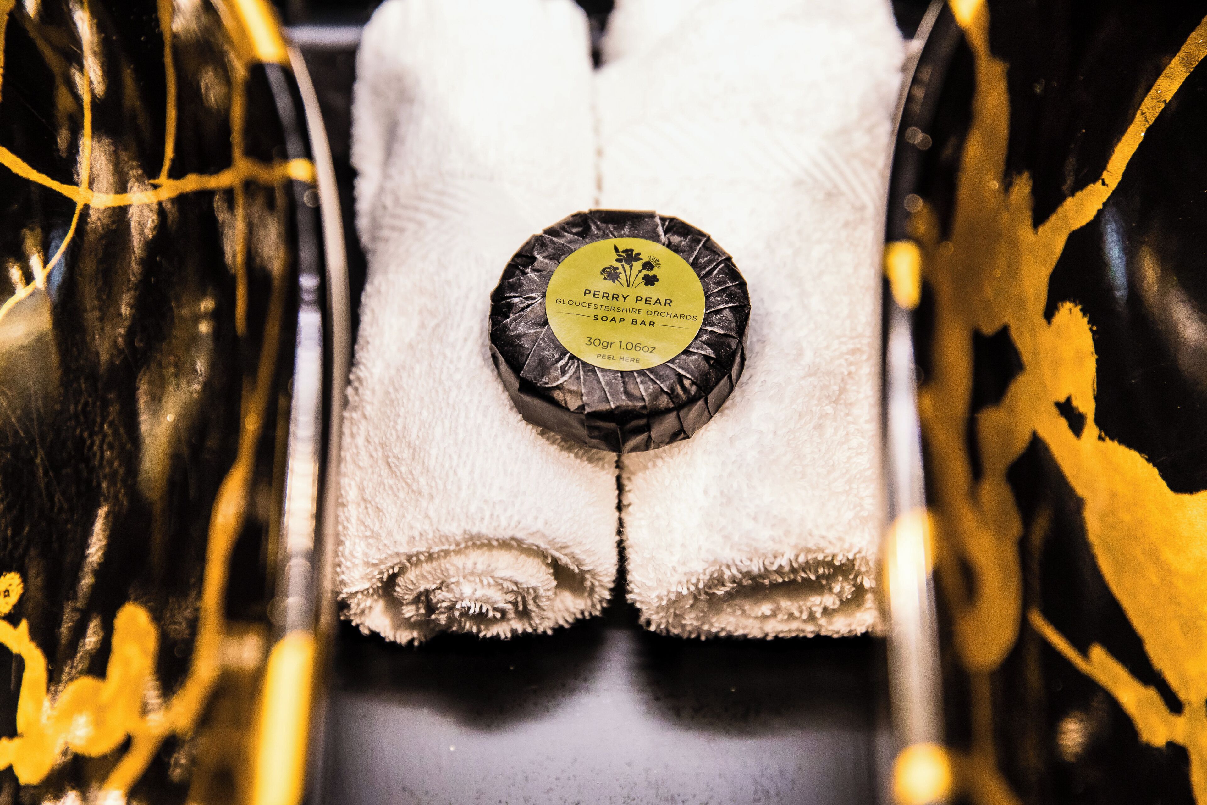 luxury room (muker) - ensuite | soundproofing, iron/ironing board, free wifi, bed sheets