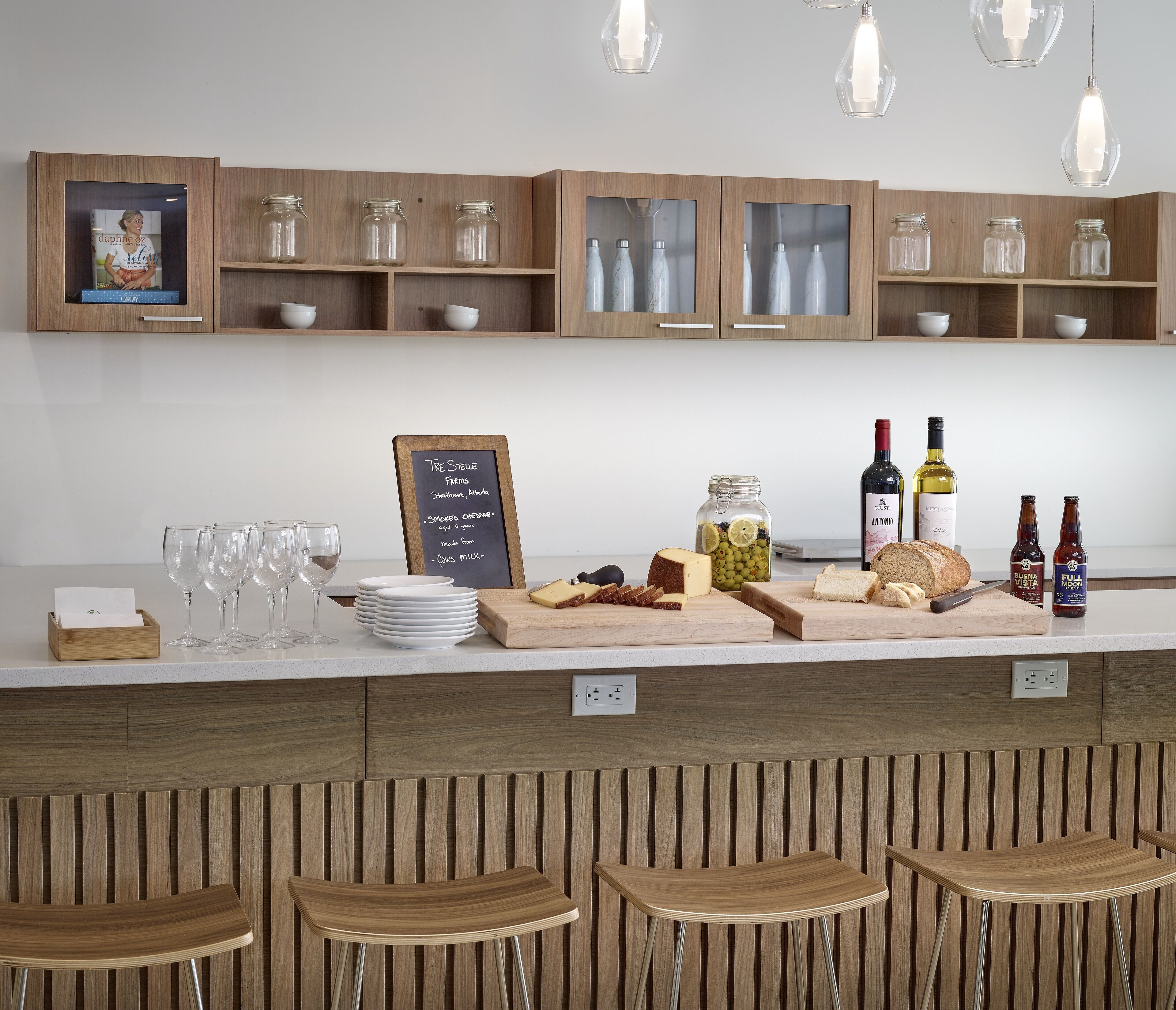 fridge, microwave, coffee/tea maker