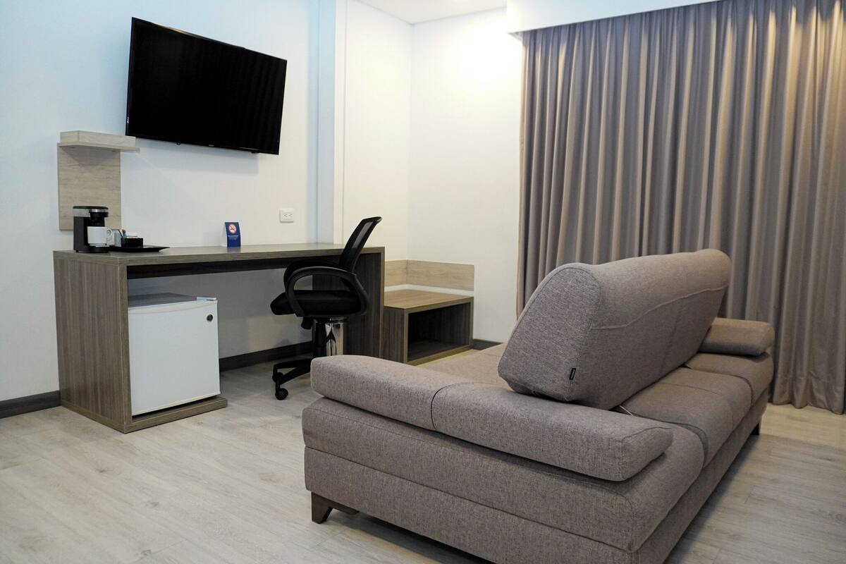 junior studio suite | 1 bedroom, minibar, in-room safe, desk