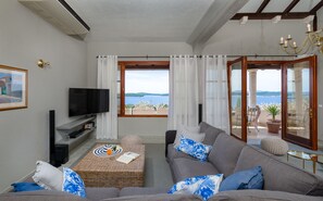 Room | Living area | Flat-screen TV - Hvar Boutique Villas (Hvar)