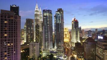 Standard Room, 2 Single Beds, High Floor | 1 bedroom, hypo-allergenic bedding, minibar, in-room safe