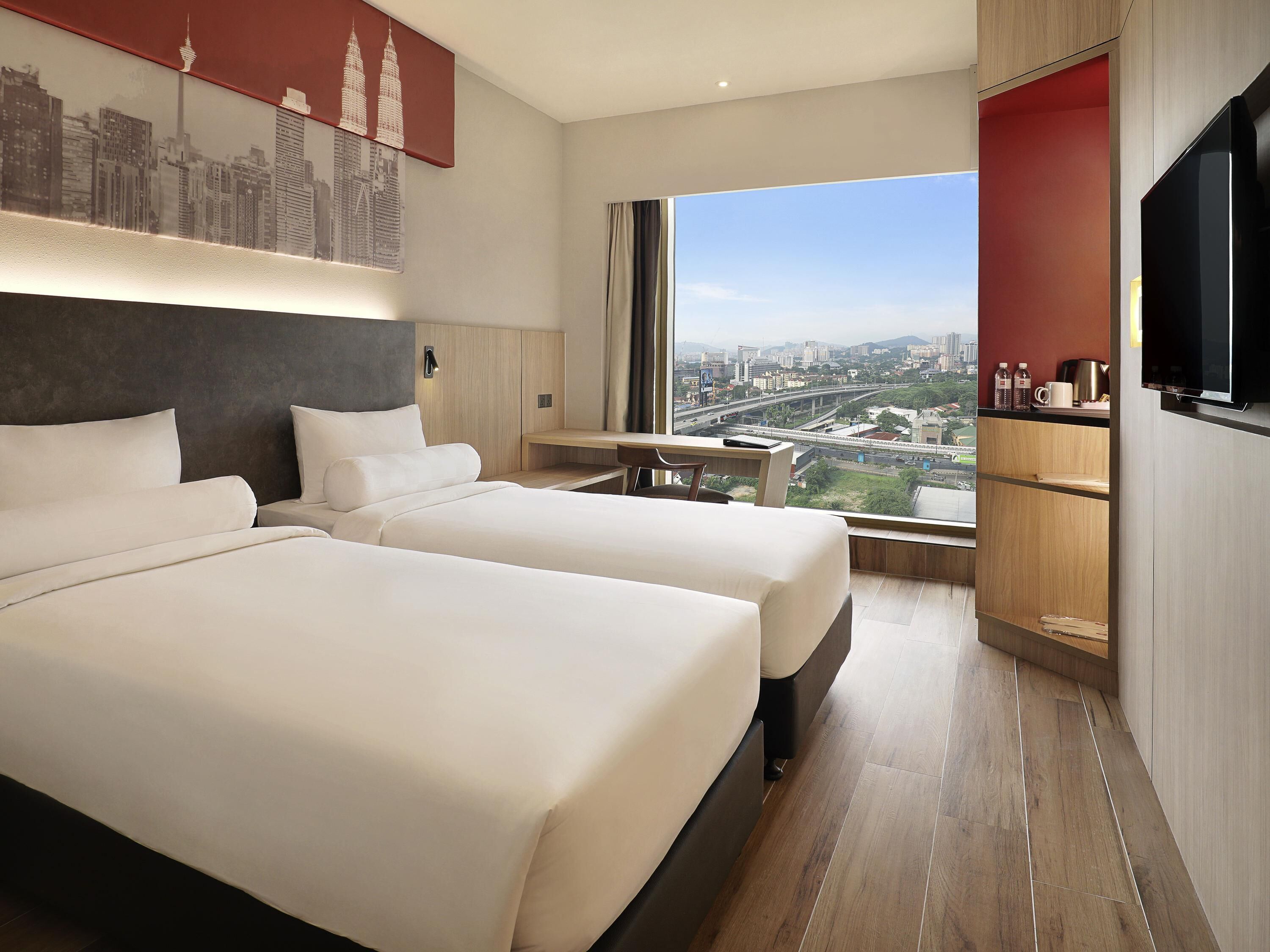 Standard Room, 2 Single Beds | Hypo-allergenic bedding, minibar, in-room safe, desk