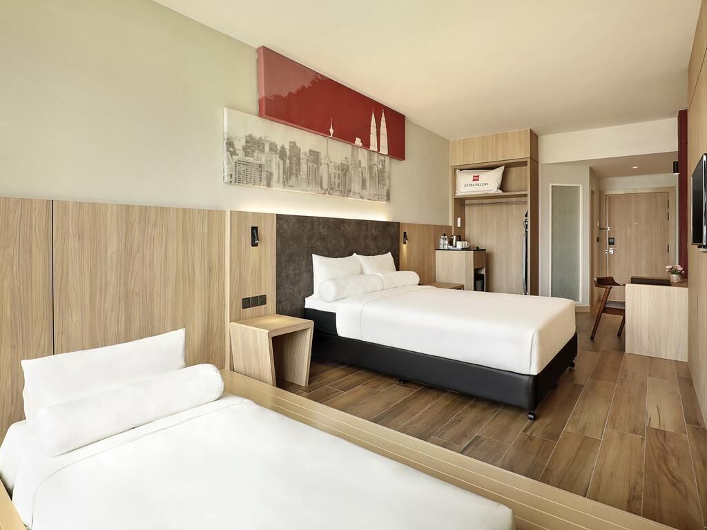 Quarto luxo, 1 cama Queen | Roupas de cama antialérgicas, frigobar, cofres nos quartos, escrivaninha
