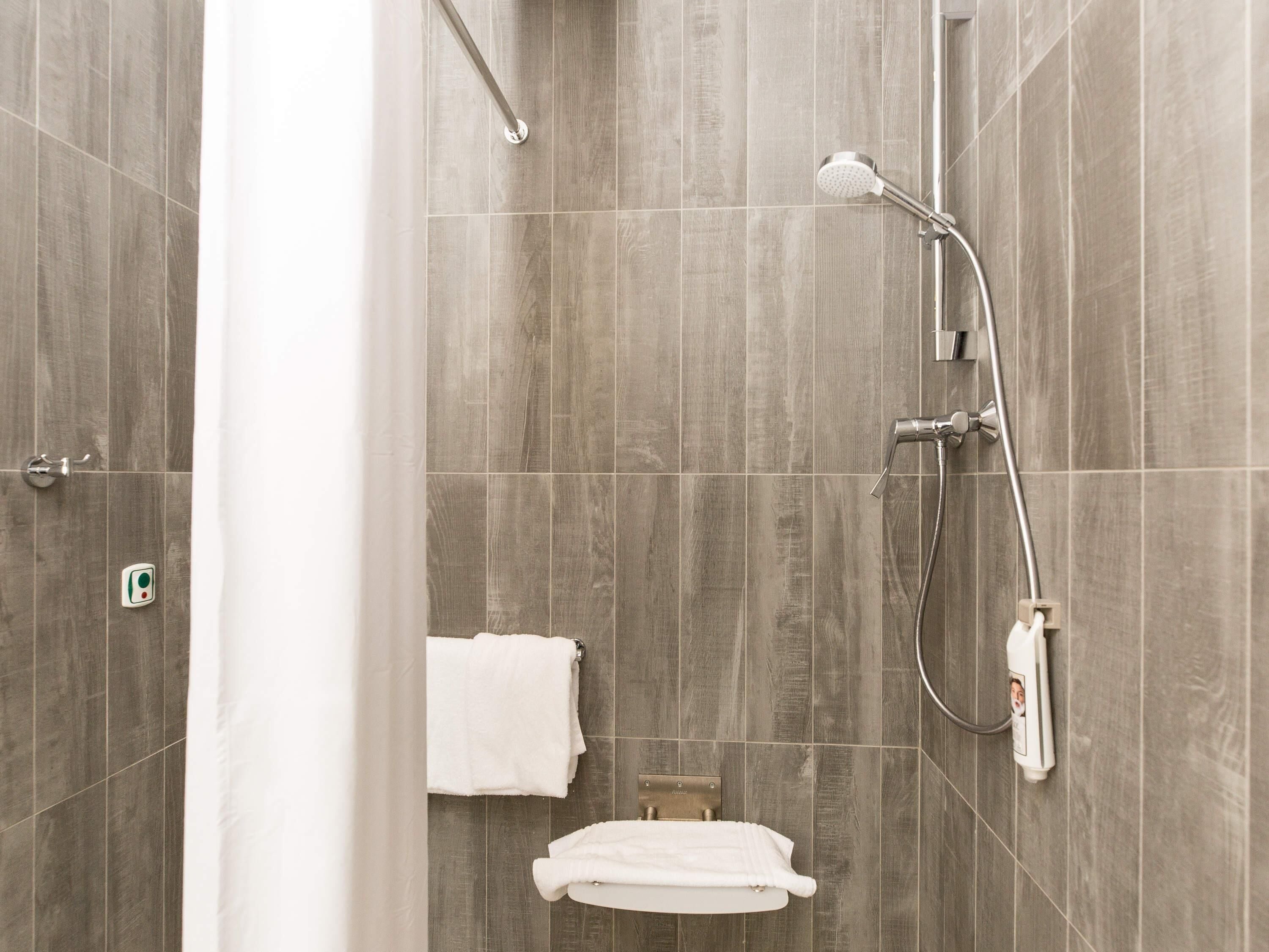 standard room, 1 double bed, accessible | in-room safe, desk, blackout curtains, soundproofing