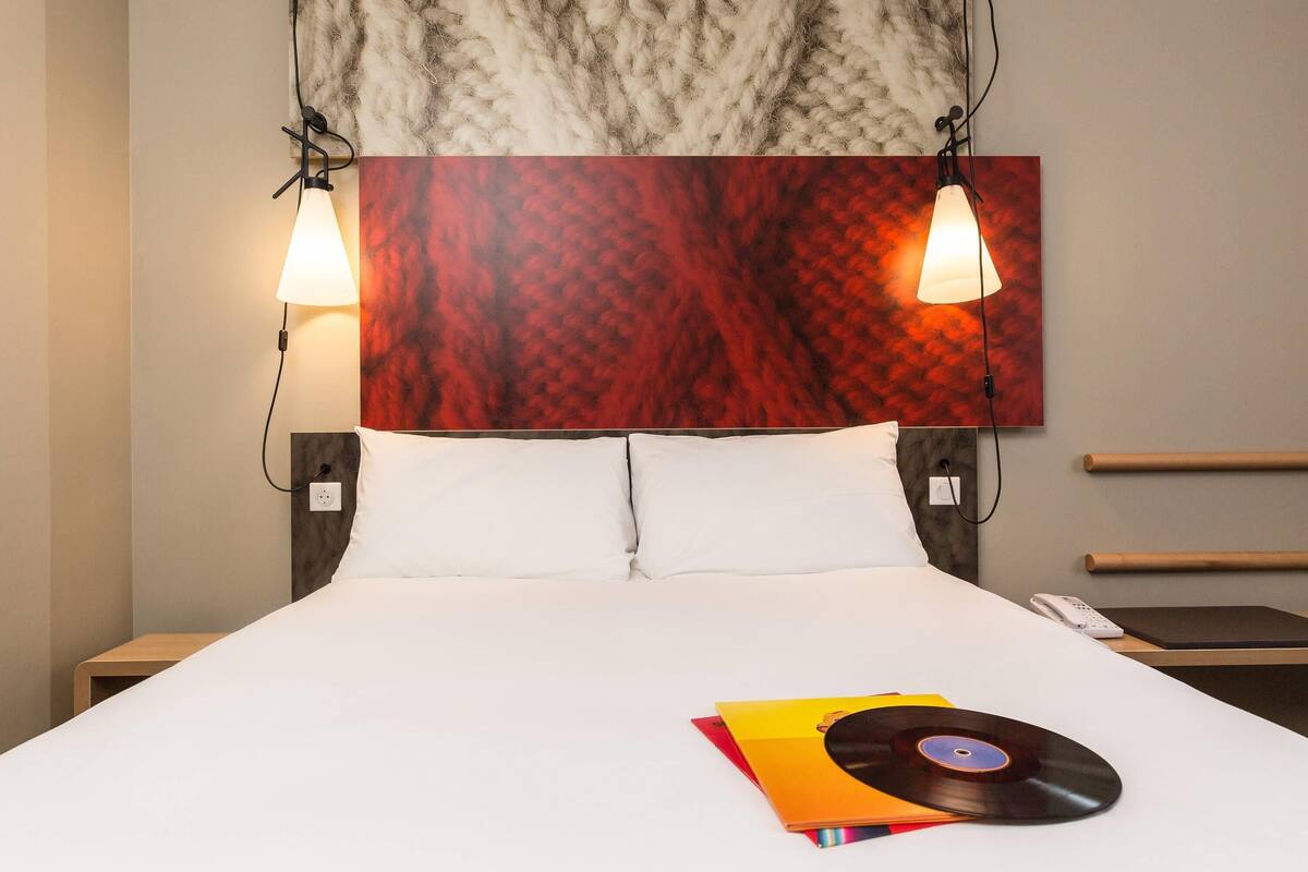 Standard Double Room, 1 Double Bed | In-room safe, desk, blackout curtains, soundproofing