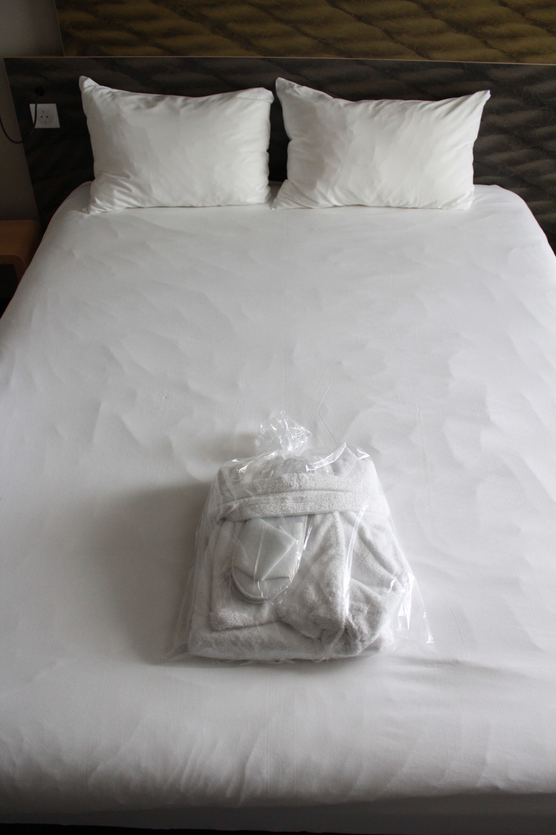 premium double room, 1 double bed | in-room safe, desk, blackout curtains, soundproofing