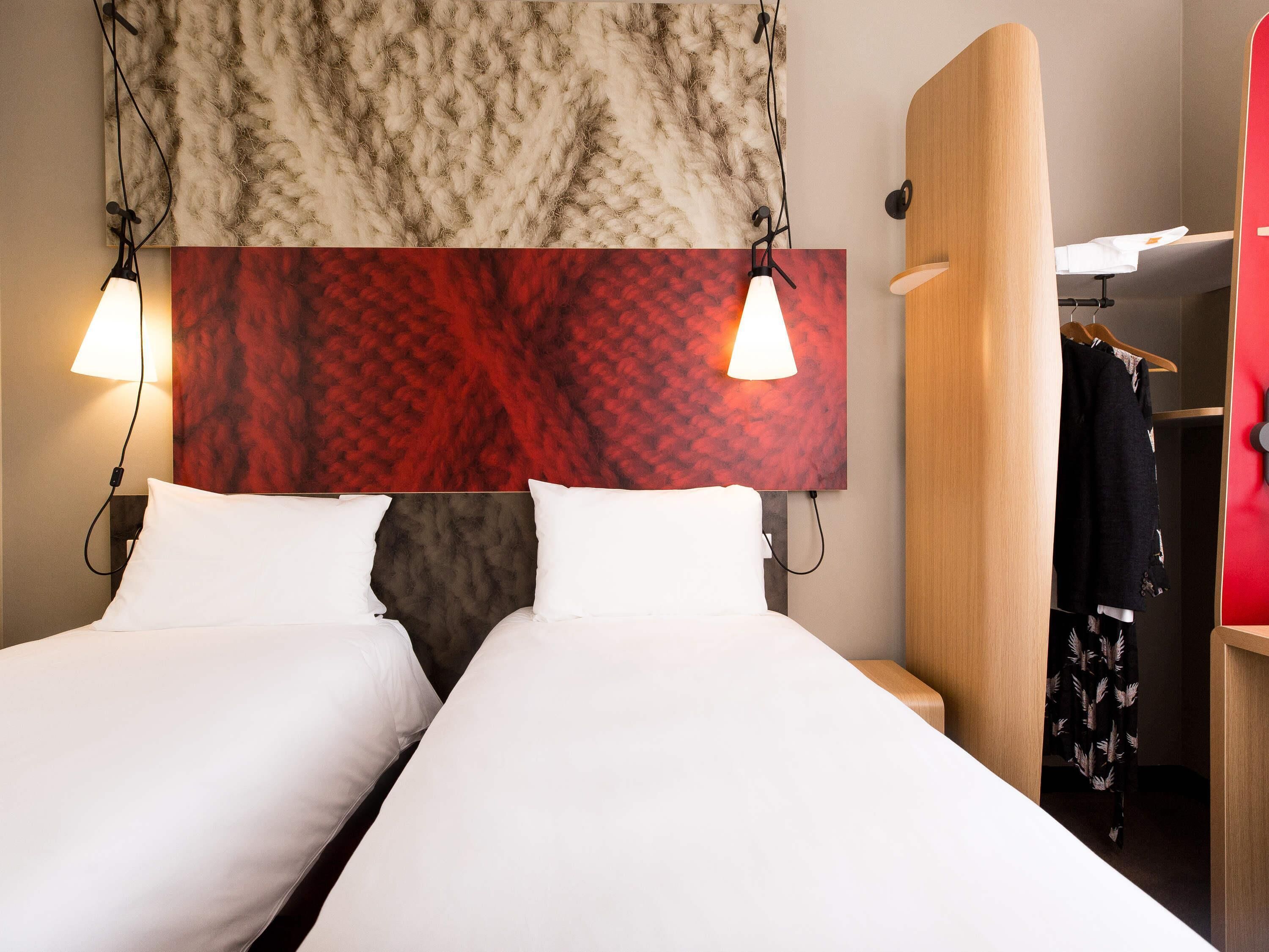 standard twin room, 2 single beds | in-room safe, desk, blackout curtains, soundproofing