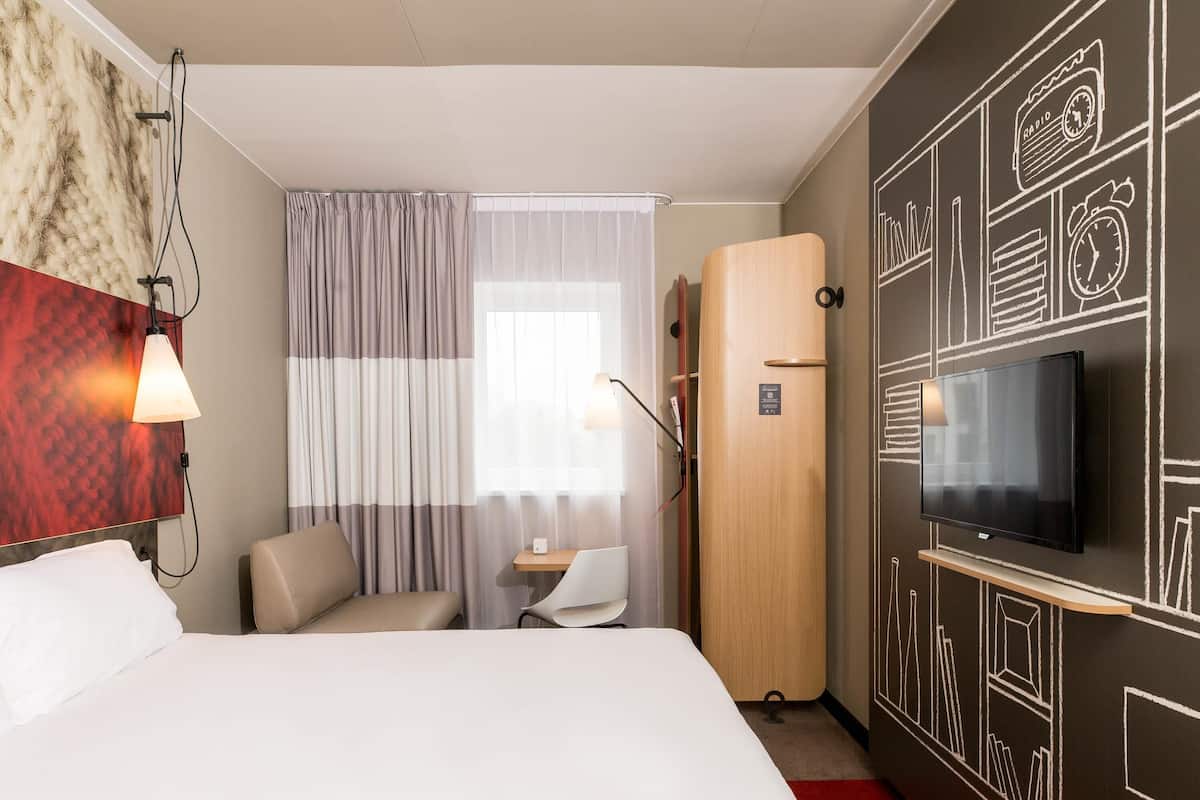 Room, Multiple Beds | In-room safe, desk, blackout drapes, soundproofing