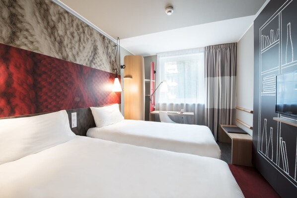 Standard Twin Room, 2 Twin Beds | In-room safe, desk, blackout drapes, soundproofing