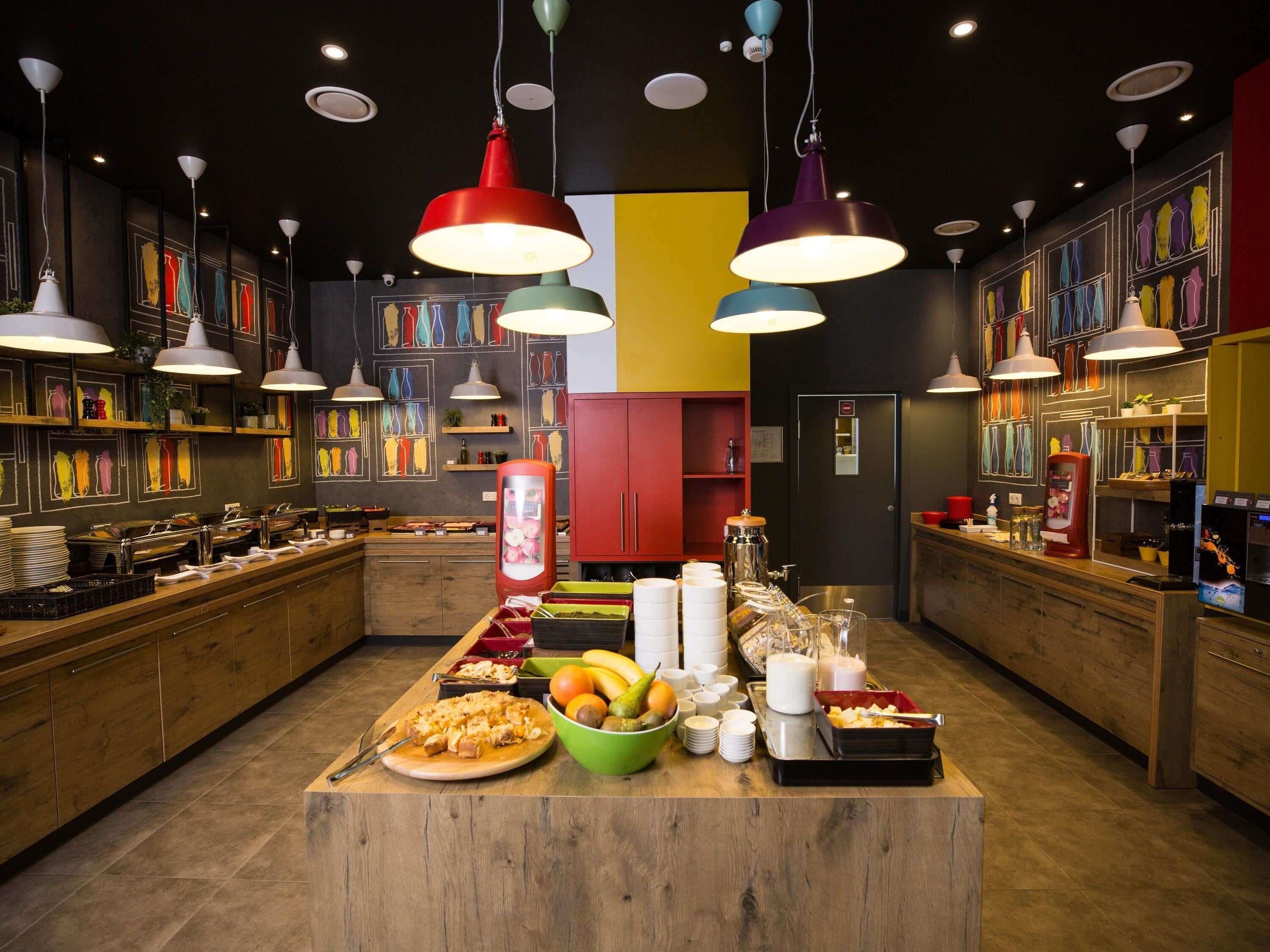 Desayuno buffet todos los días (con cargo)