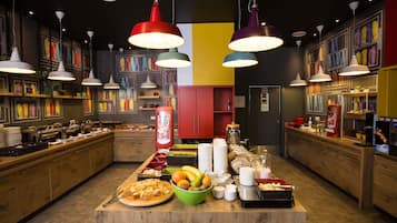 Desayuno buffet todos los días (con cargo)