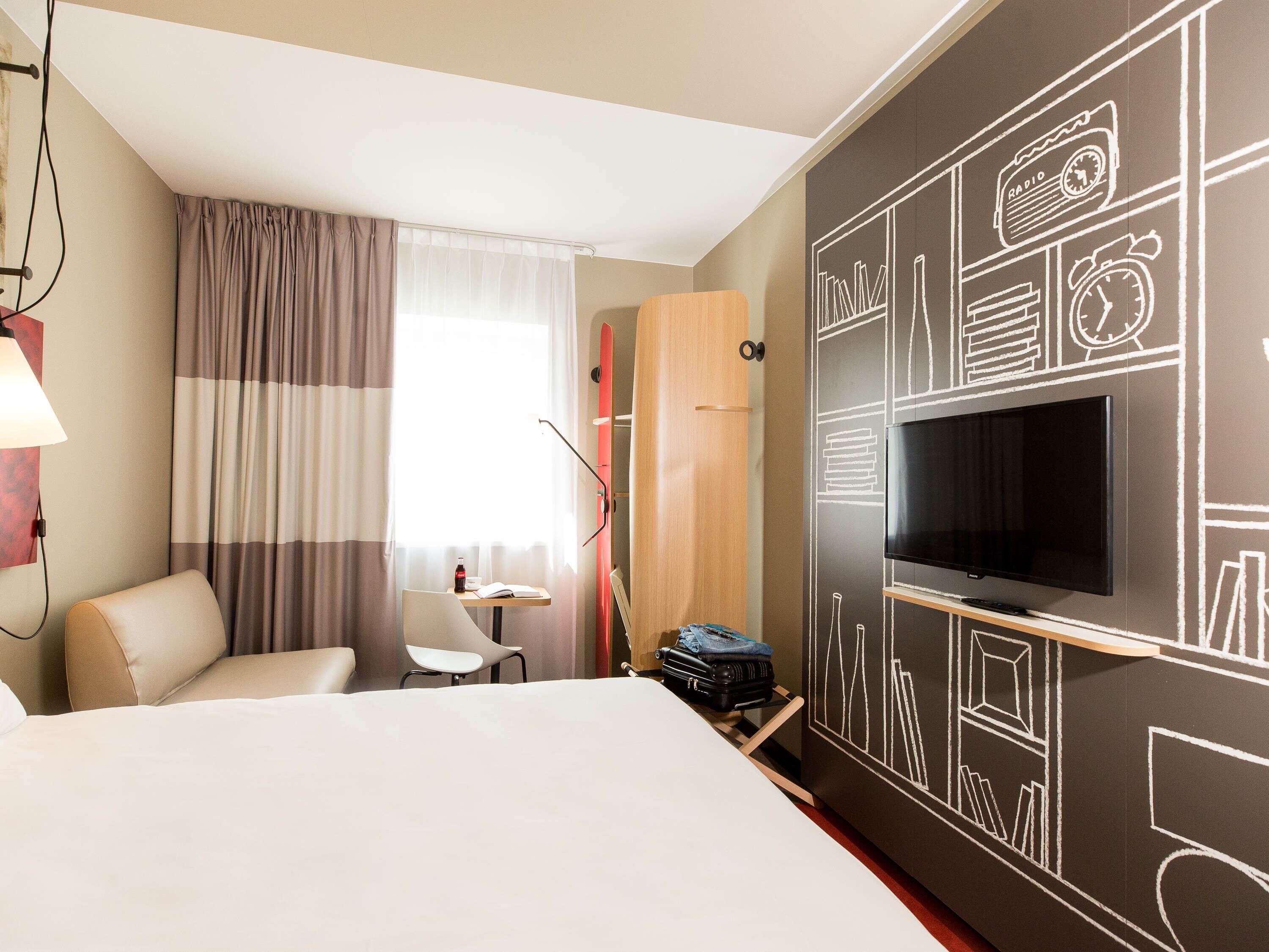 room, multiple beds | in-room safe, desk, blackout curtains, soundproofing