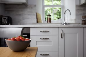 2 Bedroom Lodge (Abercrombie) | Private kitchen