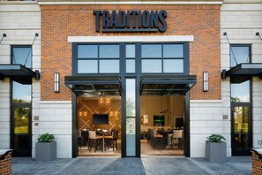 Dinner served - Embassy Suites by Hilton South Bend at Notre Dame (South Bend)