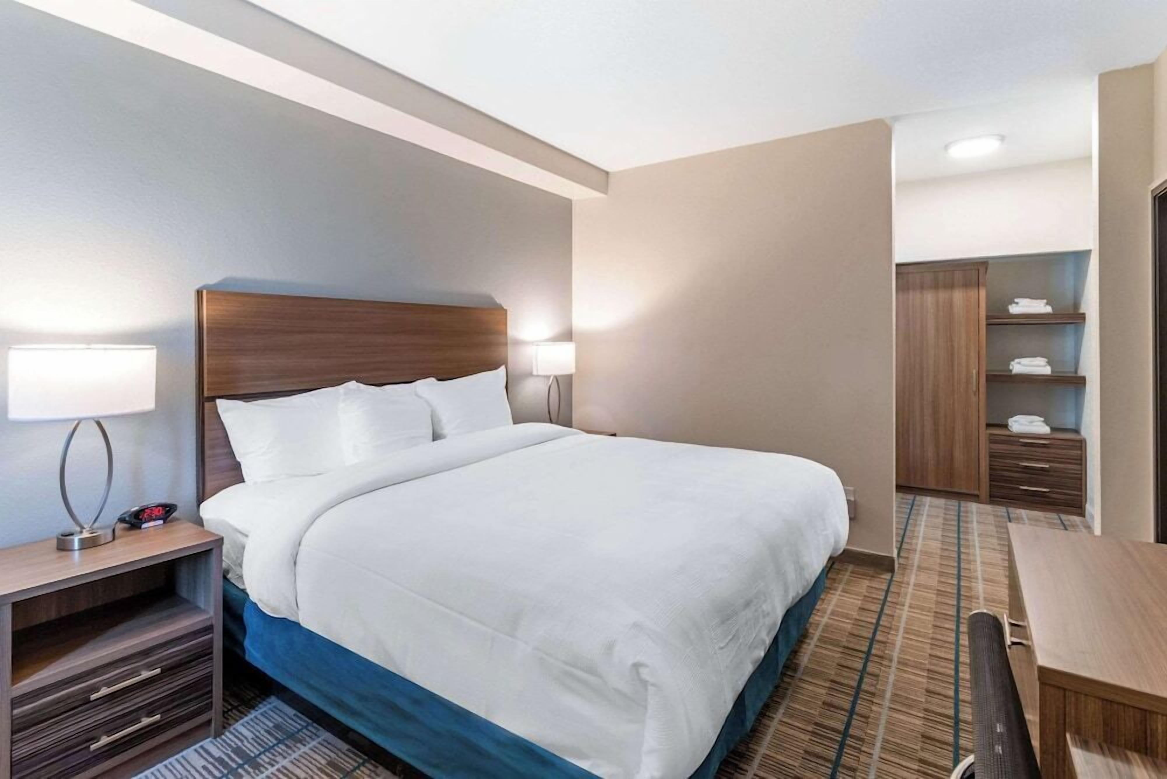 1 bedroom, laptop workspace, blackout curtains, iron/ironing board