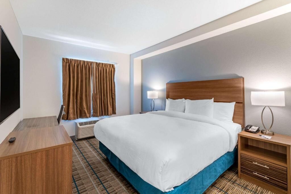 1 bedroom, laptop workspace, blackout curtains, iron/ironing board
