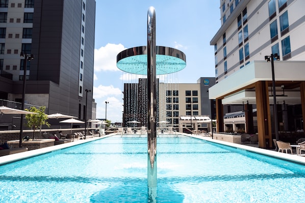 Outdoor pool, open 6:00 AM to 10:00 PM, cabanas (surcharge) - SpringHill Suites by Marriott Nashville Downtown/Convention Center (Nashville)