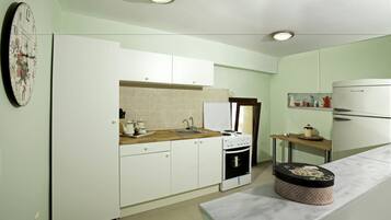 Casa, 6 quartos | Cozinha privada | Geladeira, fogão, cooktop, lava-louças