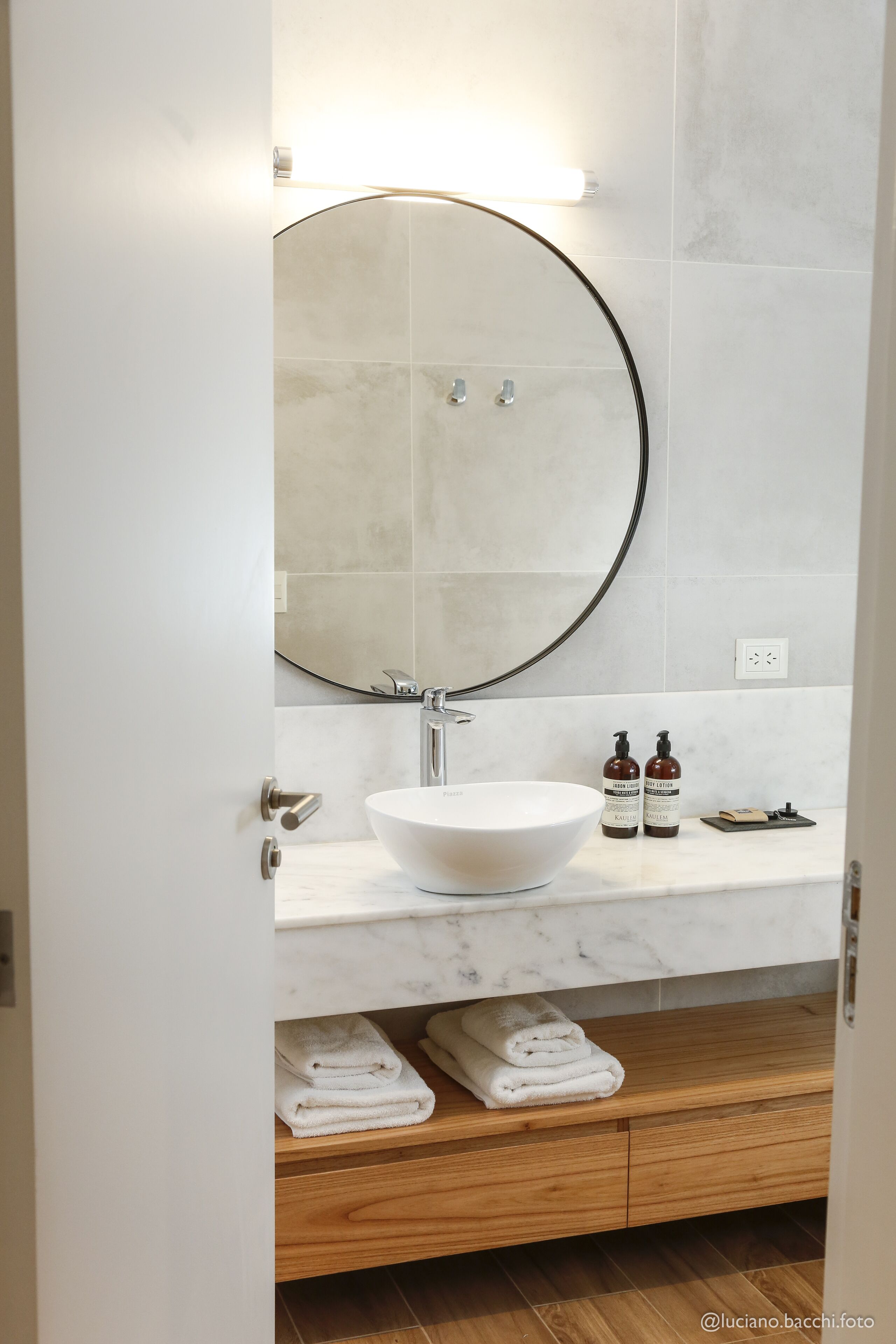 premium double or twin room | bathroom | free toiletries, hair dryer, bidet, towels