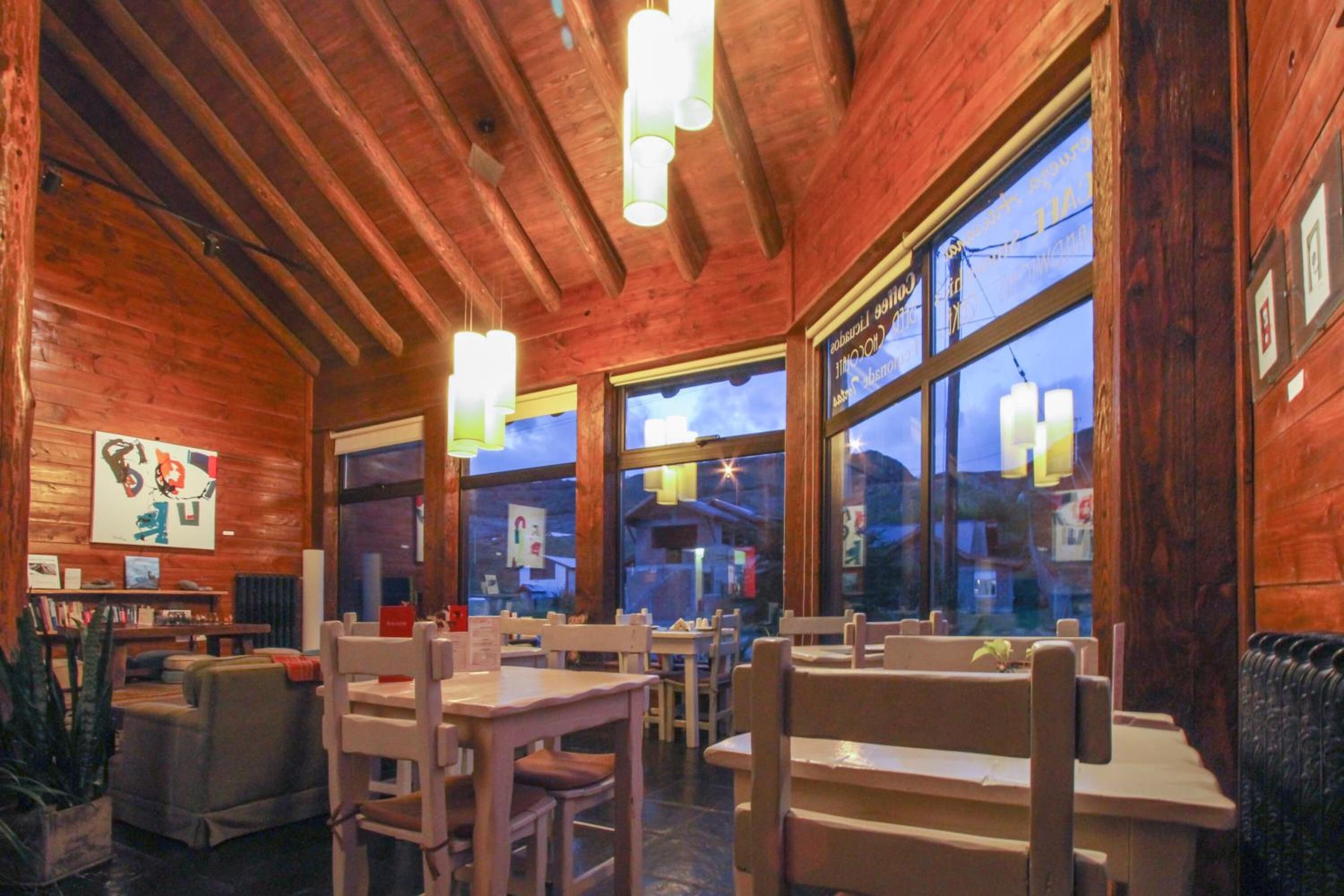 breakfast, lunch and dinner served