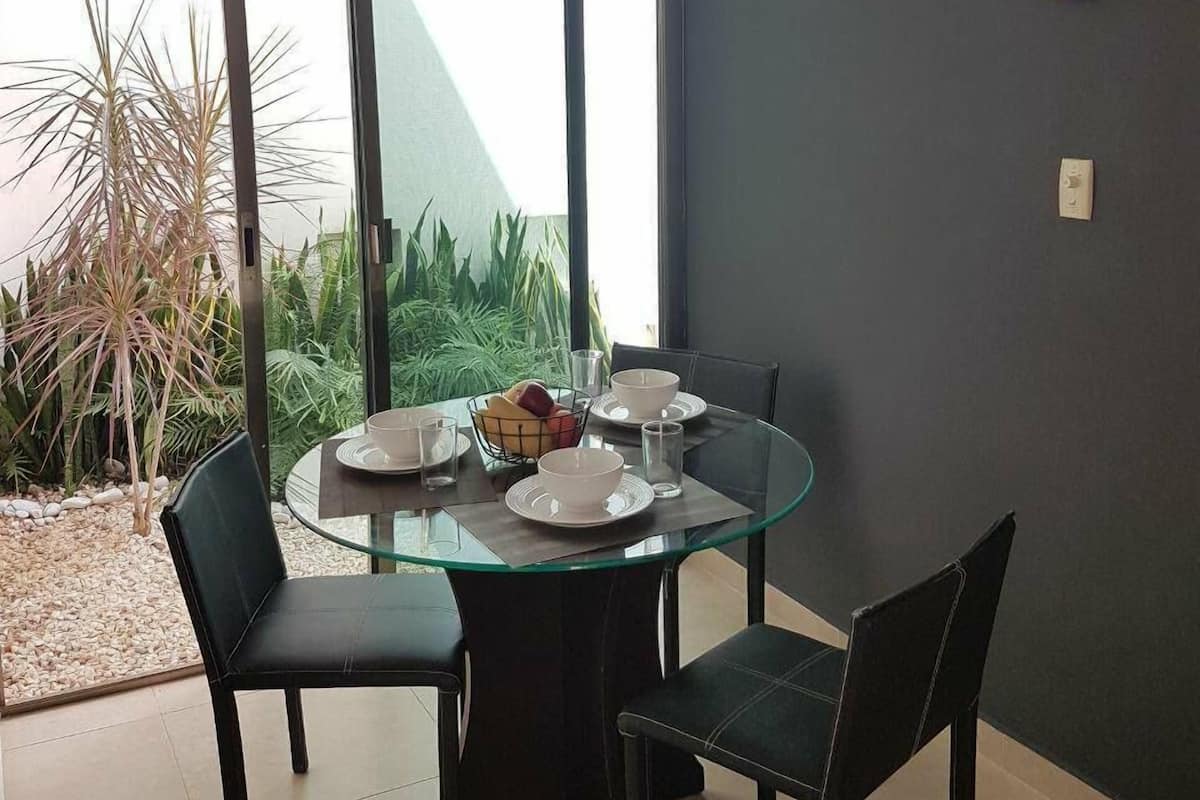 Apartment, 1 Bedroom (Depto 2) | Meja, seterika/papan seterika, Wi-fi percuma