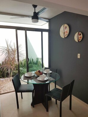 Apartment, 1 Bedroom (Depto 2) | Desk, iron/ironing board, free WiFi - Luxury (Mérida)