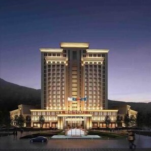 Property grounds - Jianmenguan International Hot Spring Hotel (Guangyuan)