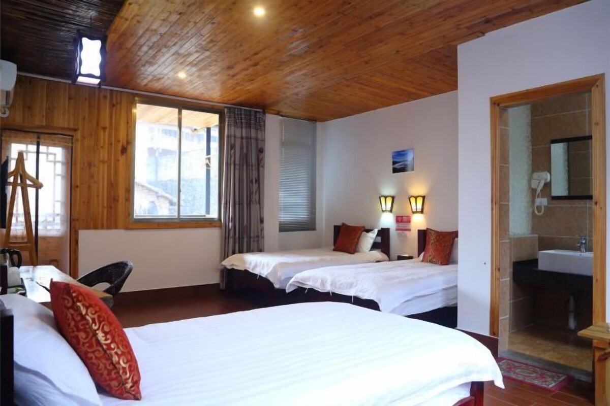 Triple Bed Room
