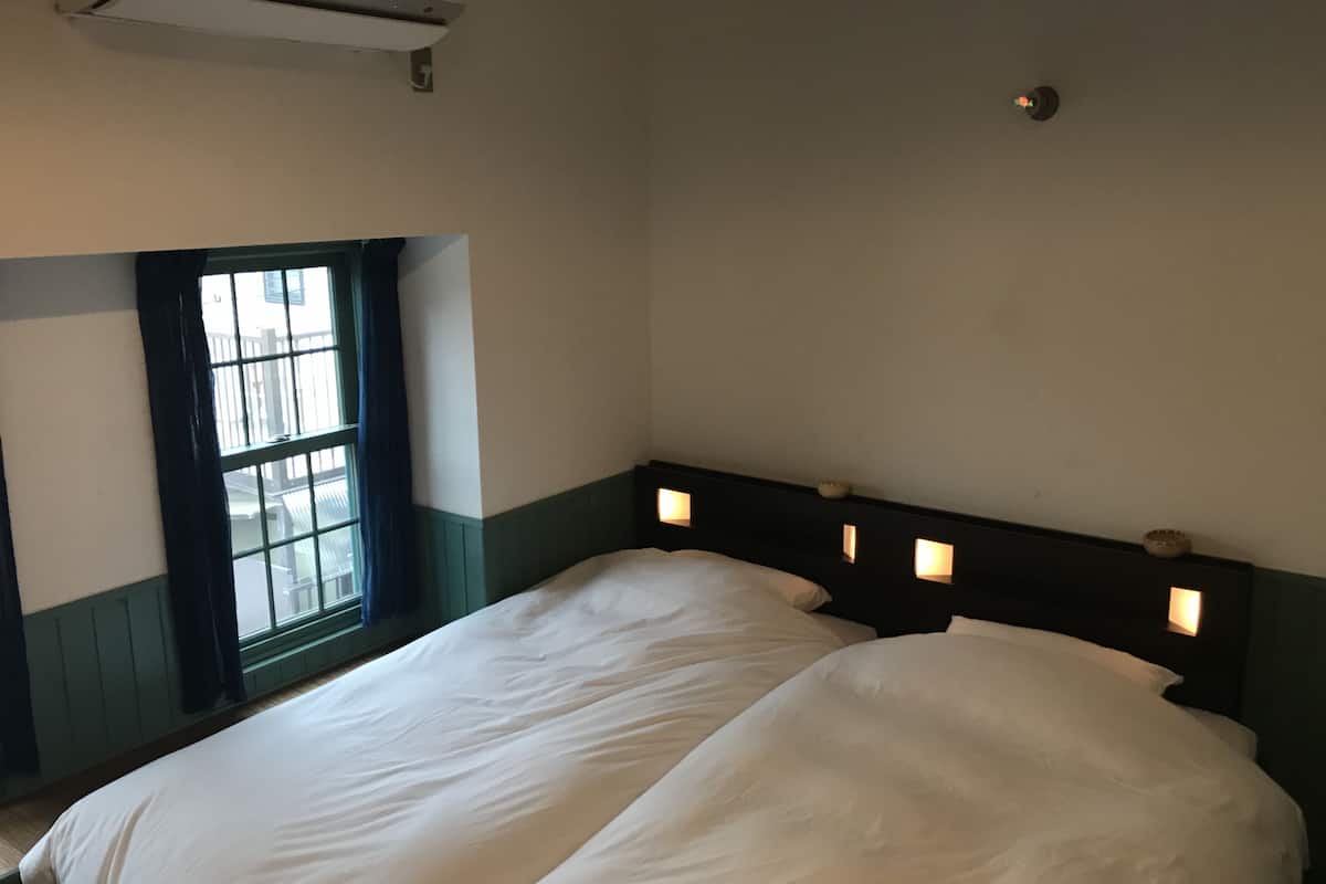 Small Double Room | Free WiFi