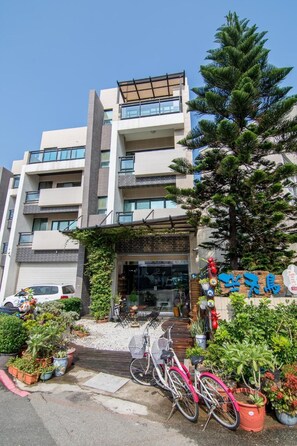 Exterior - Little Skylark B&B (Magong)