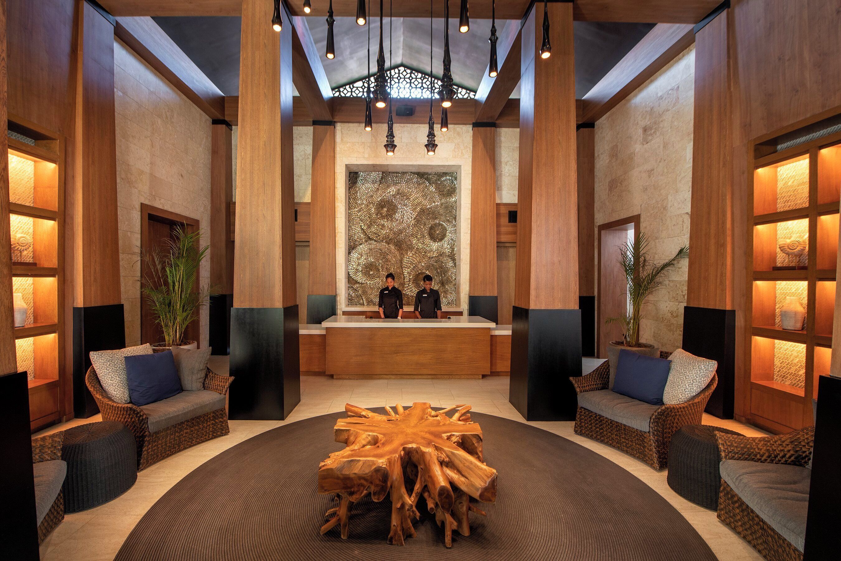 Couples treatment rooms, hot tub, body treatments, aromatherapy