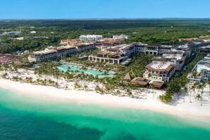 Exterior - Lopesan Costa Bávaro Resort Spa & Casino - All Inclusive (Punta Cana)
