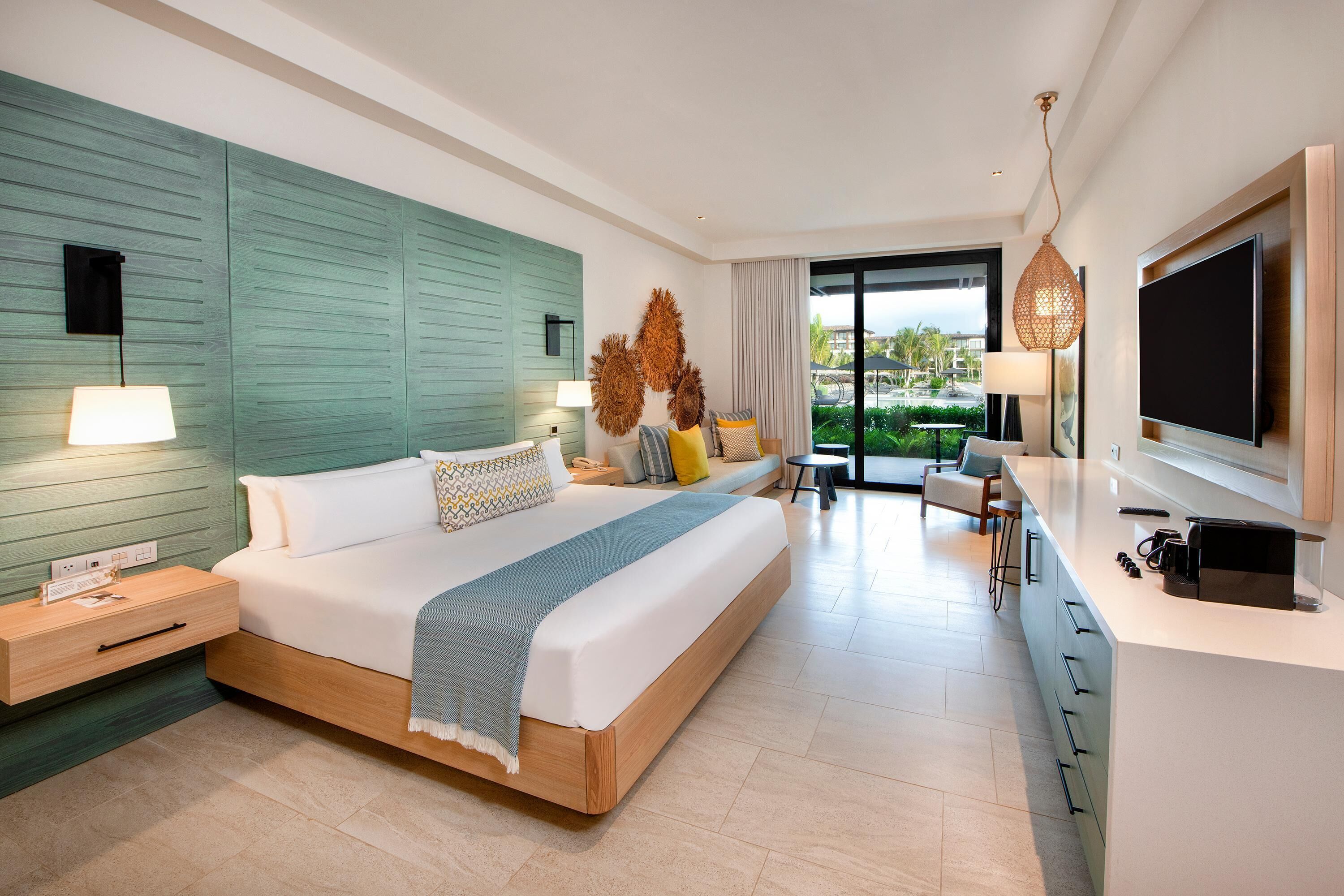 Free minibar items, in-room safe, laptop workspace, blackout drapes