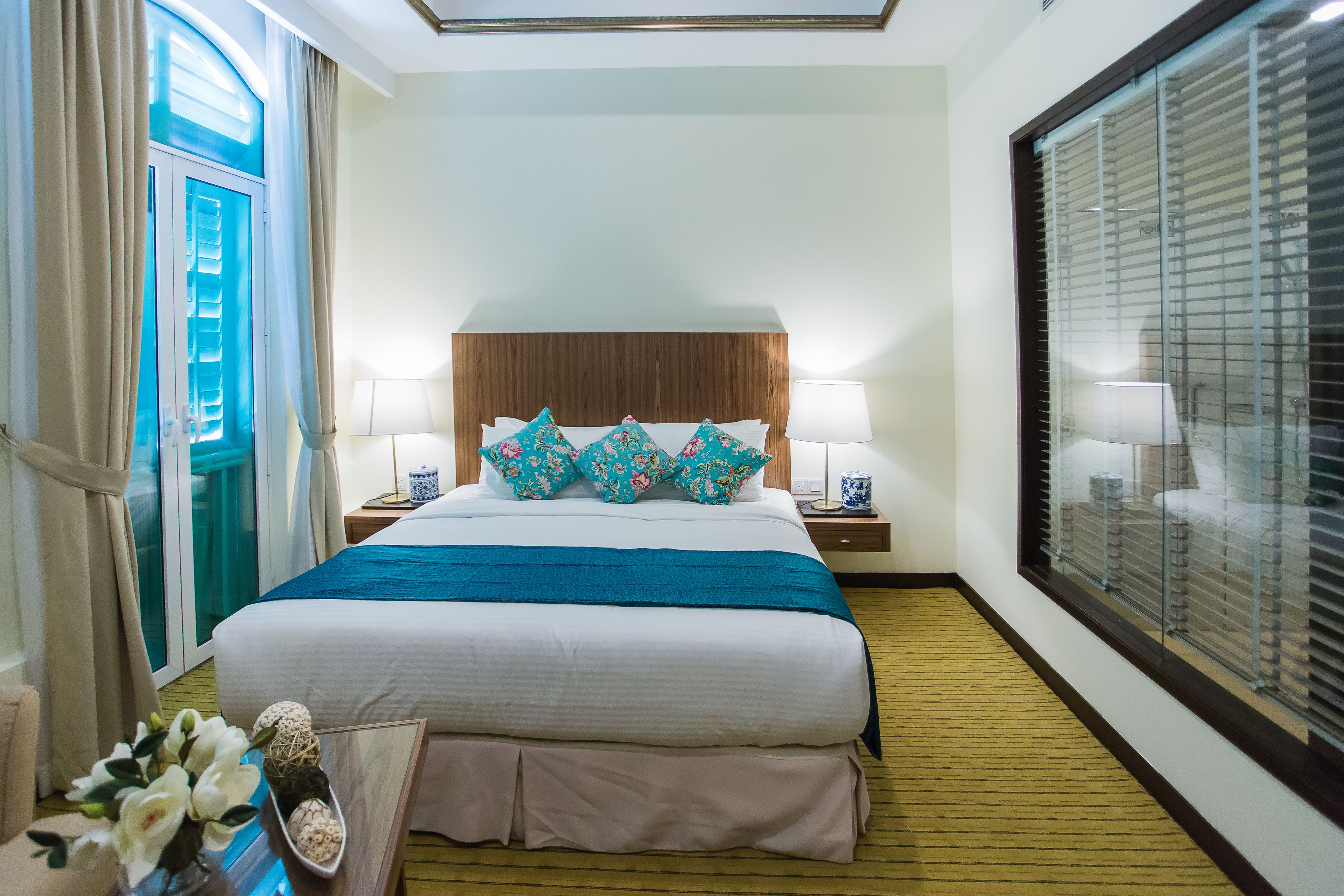 superior double room, 1 king bed | minibar, in-room safe, desk, blackout curtains