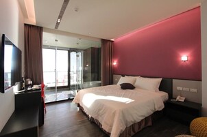 Double Room, 1 King Bed, Balcony, Sea View | Desk, soundproofing, iron/ironing board, free WiFi