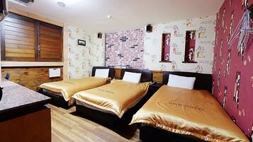 Triple Room, 3 Twin Beds | Desk, free WiFi