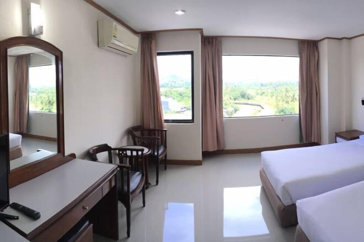 In-room safe, desk, blackout drapes, soundproofing