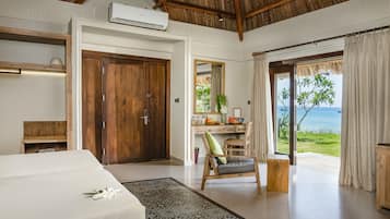 Bangalô luxo, de frente para a praia (Double) | Frigobar, cofres nos quartos, individualmente decorados